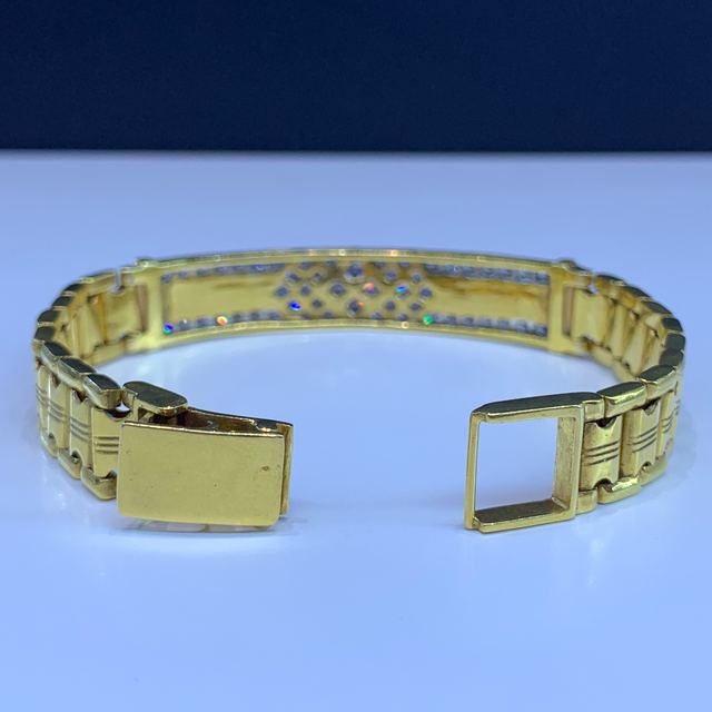 เลสฝังเพชร