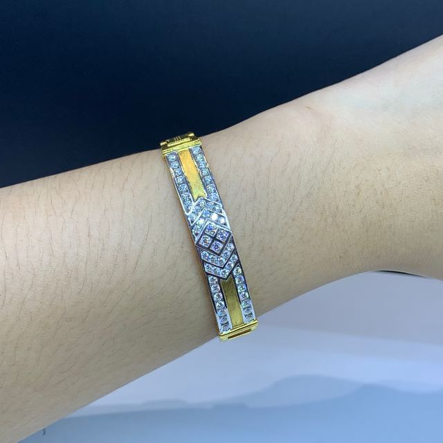 เลสฝังเพชร