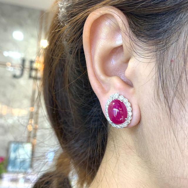 ต่างหูทับทิมฝังเพชร