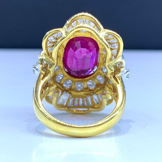 แหวนทับทิม ประดับเพชร